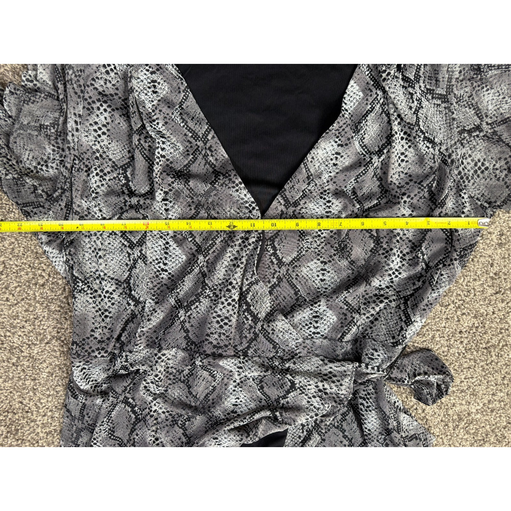 Betsey Johnson Snake Print Wrap Dress 16W Gray Black Hi Low Ruffle Hem Sheer - Picture 6 of 9